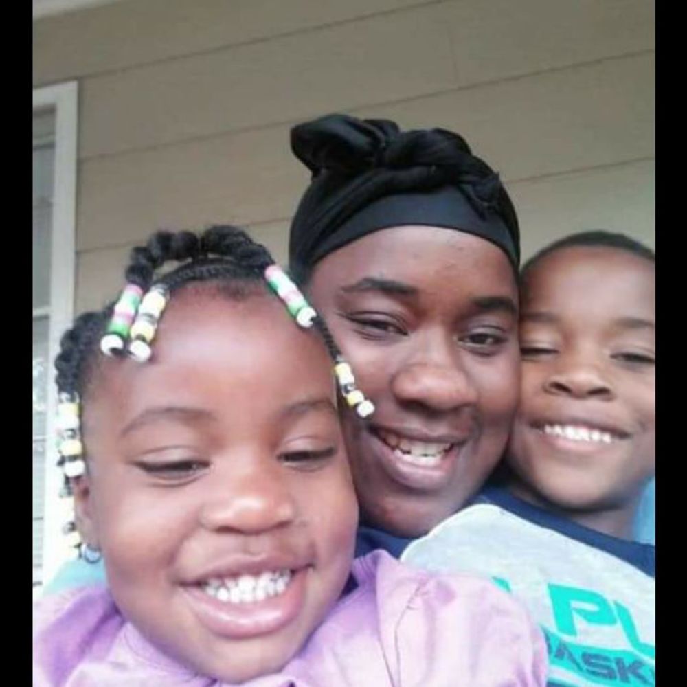 Meet your Posher, Monique